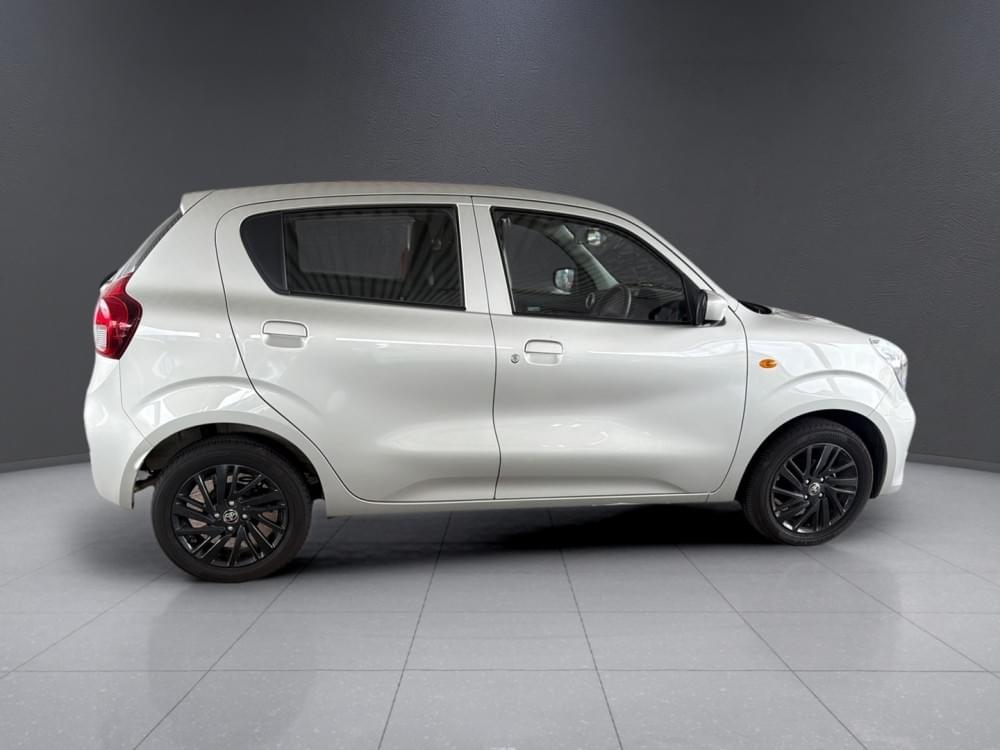 Toyota Vitz 1.0 Xr Mt