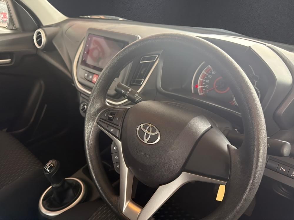 Toyota Vitz 1.0 Xr Mt