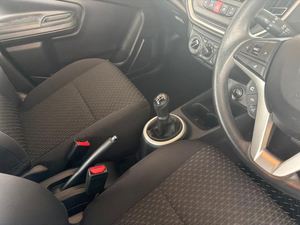 Toyota Vitz 1.0 Xr Mt