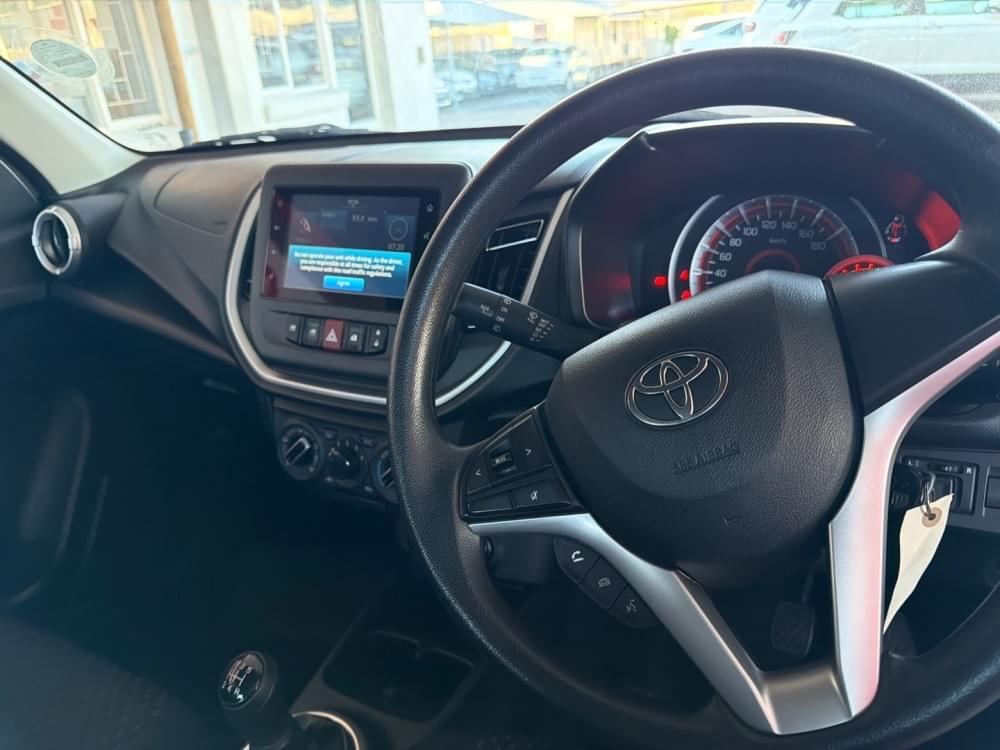 Toyota Vitz 1.0 Xr Mt