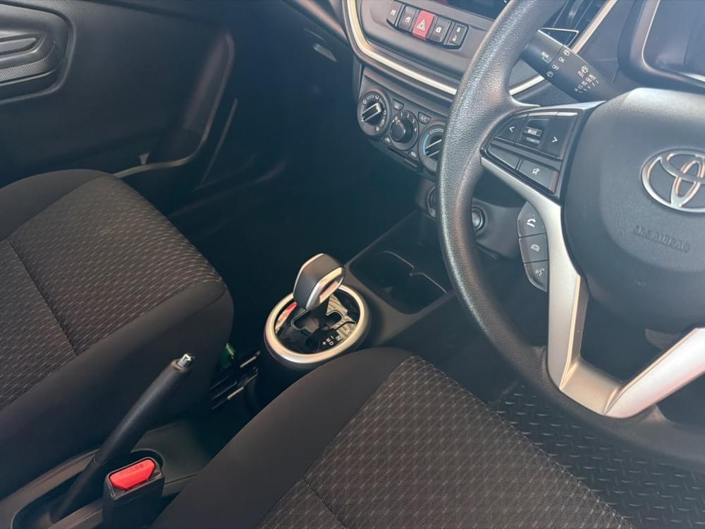 Toyota Vitz 1.0 Xr Amt