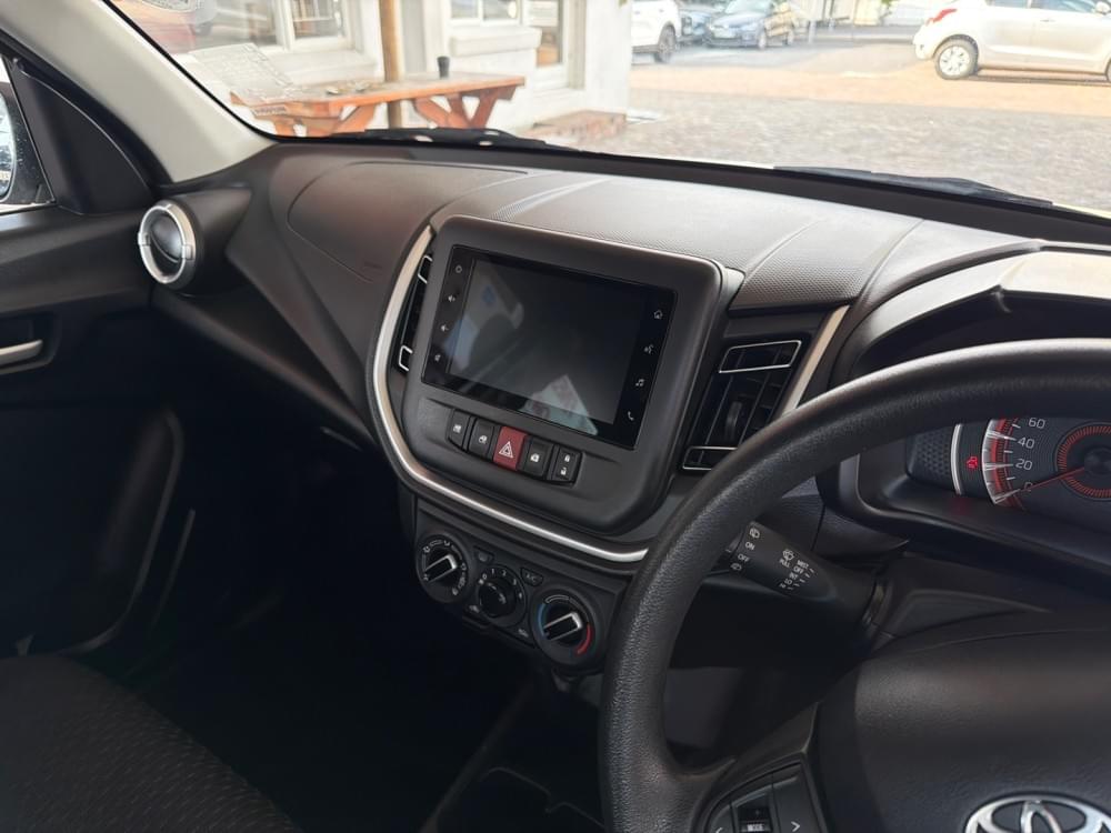 Toyota Vitz 1.0 Xr Amt