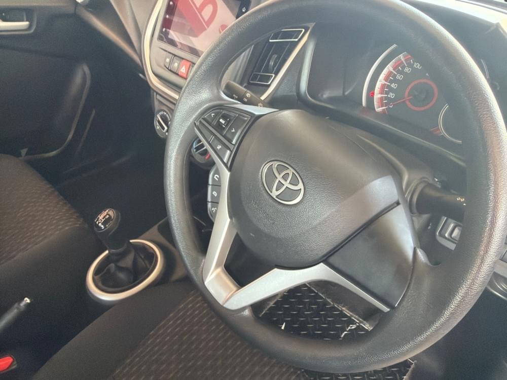 Toyota Vitz 1.0 Xr Mt