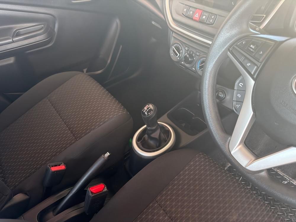 Toyota Vitz 1.0 Xr Mt