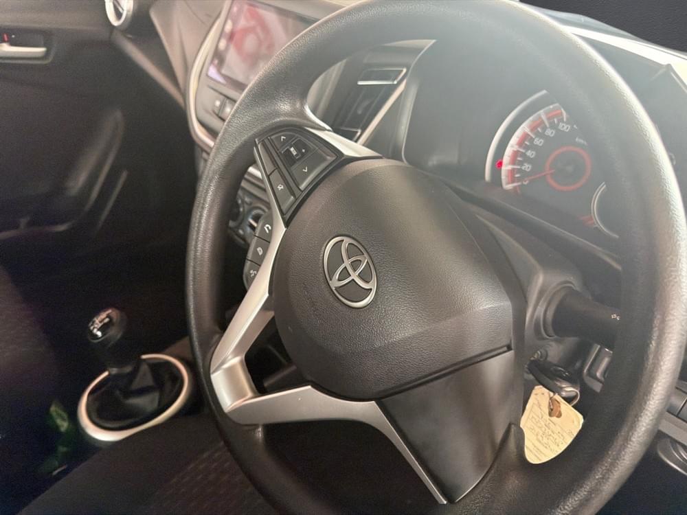 Toyota Vitz 1.0 Xr Mt