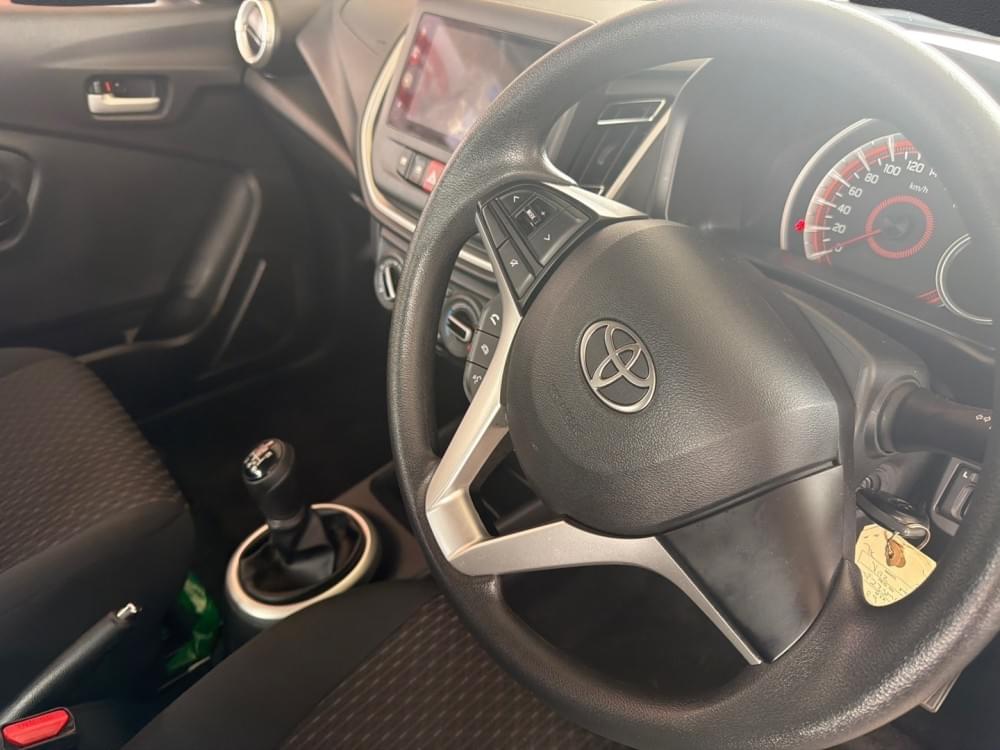 Toyota Vitz 1.0 Xr Mt