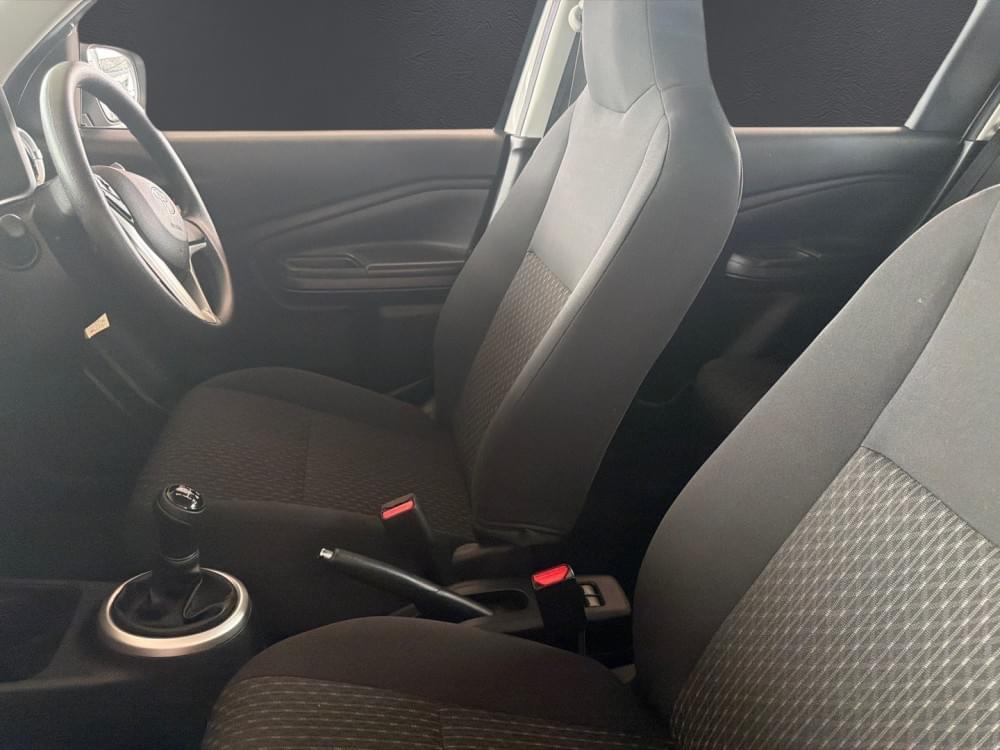 Toyota Vitz 1.0 Xr Mt