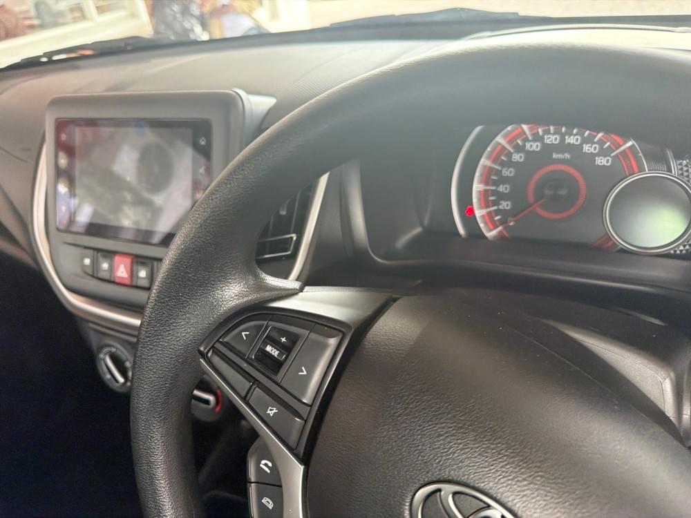 Toyota Vitz 1.0 Xr Mt