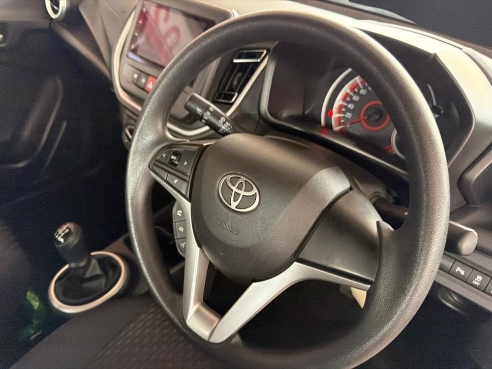 Toyota Vitz 1.0 Xr Mt