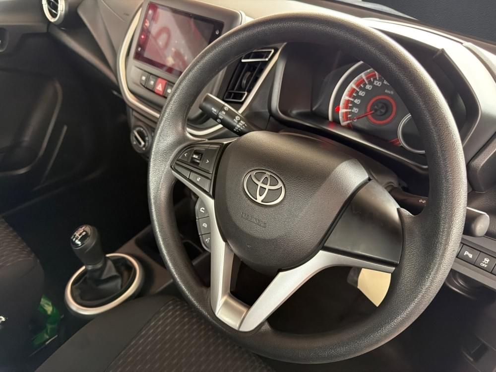 Toyota Vitz 1.0 Xr Mt