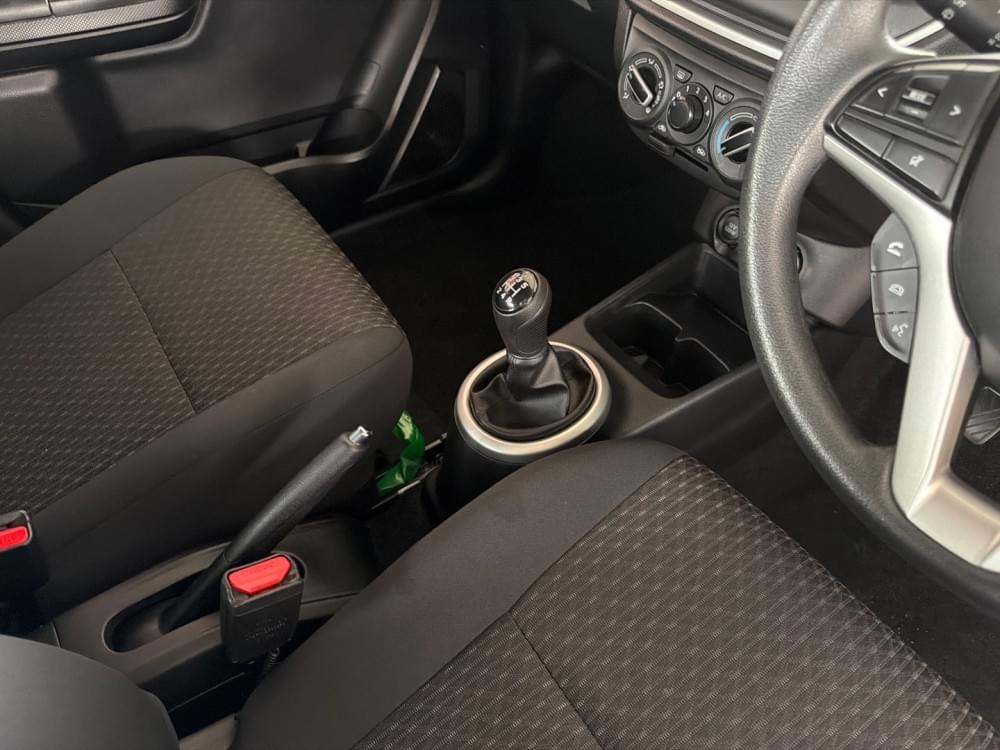 Toyota Vitz 1.0 Xr Mt