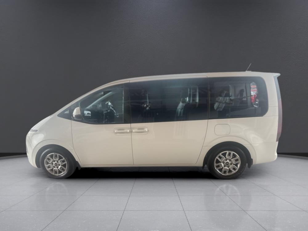 Hyundai N/A 2.2D Executive 9 Seater At