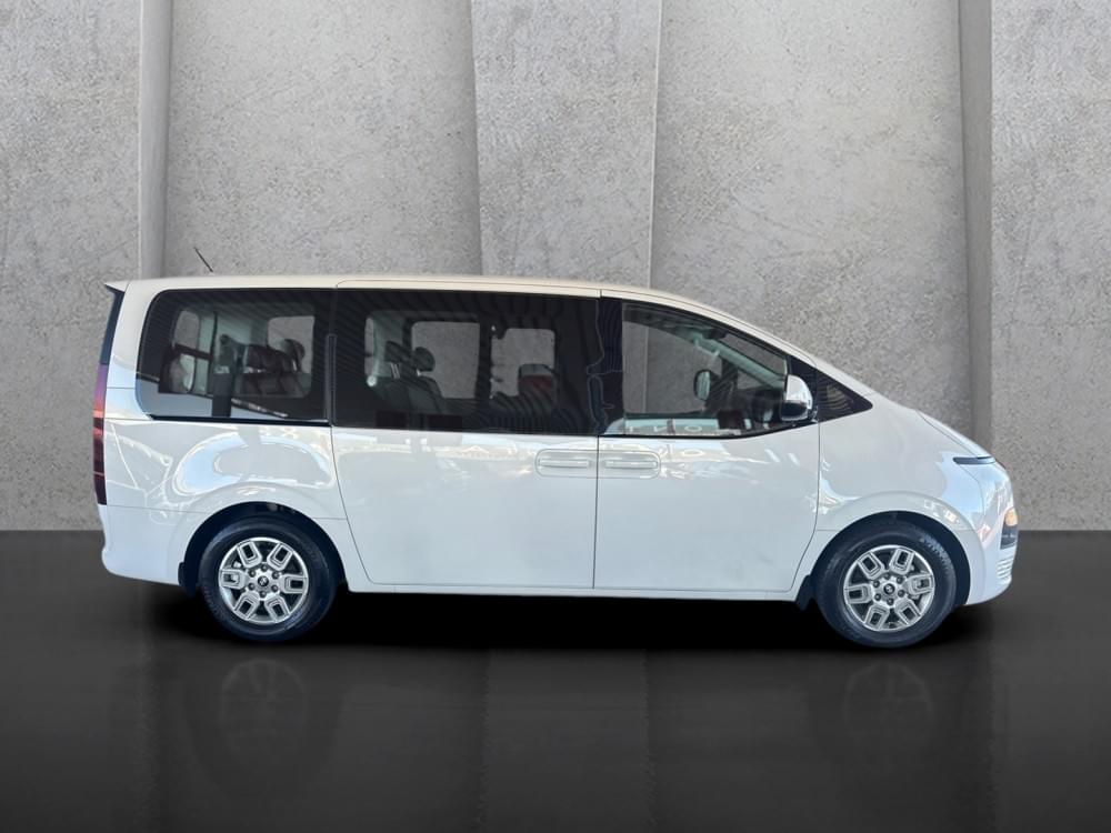 Hyundai Staria 2.2D Executive 9 Seater At