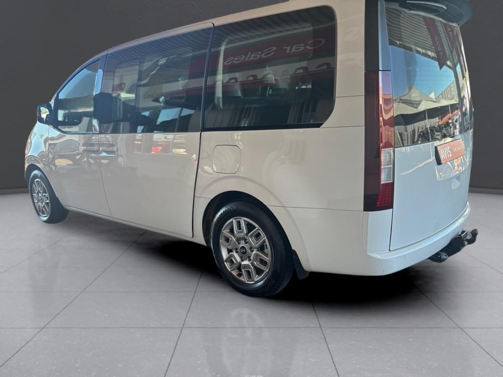 Hyundai Staria 2.2D Executive 9 Seater At