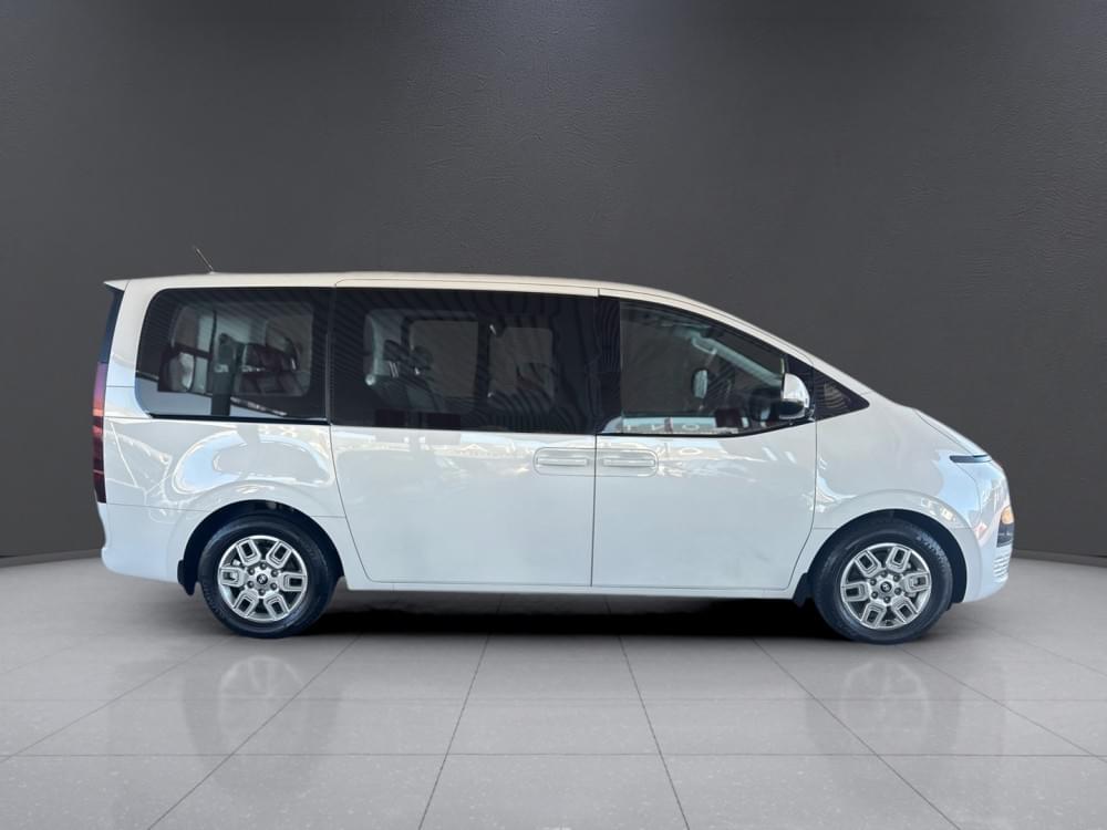 Hyundai Staria 2.2D Executive 9 Seater At