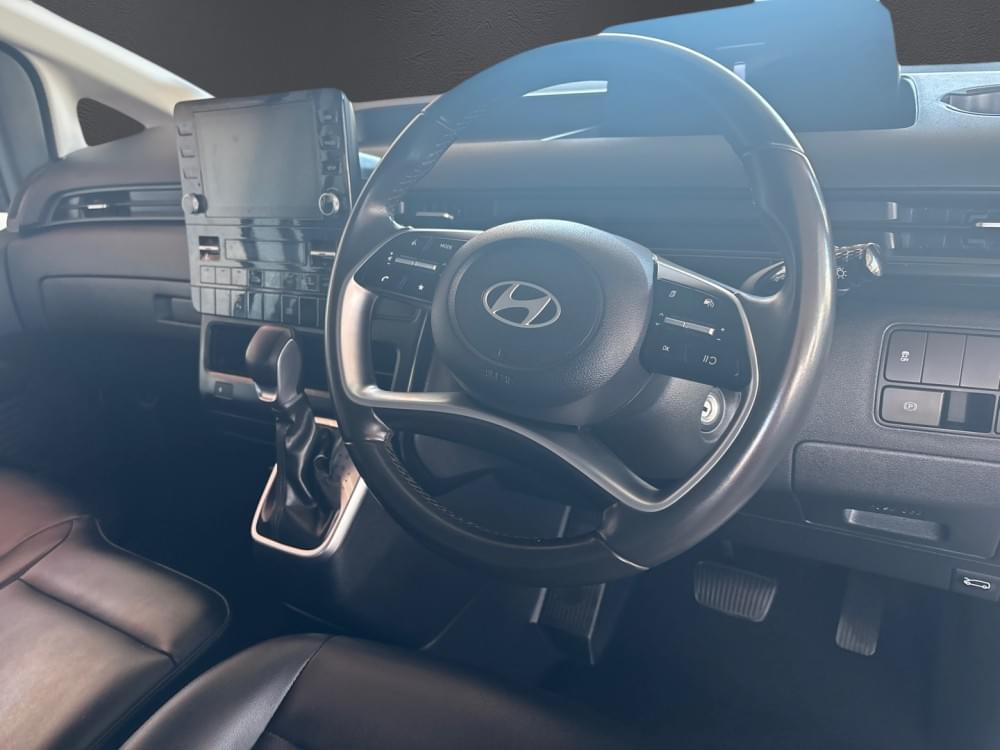 Hyundai Staria 2.2D Executive 9 Seater At