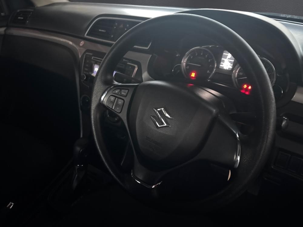 Suzuki N/A 1.5 Gl At