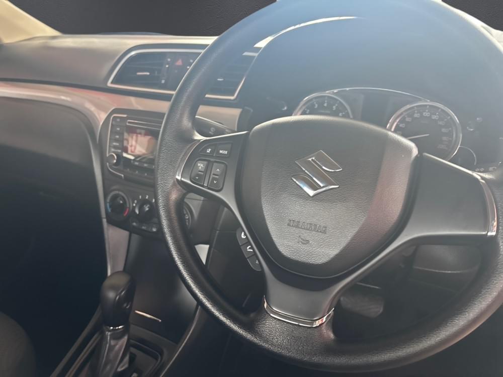 Suzuki N/A 1.5 Gl At