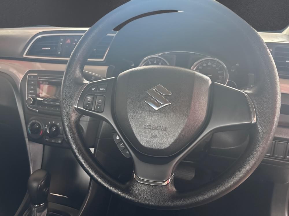 Suzuki N/A 1.5 Gl At