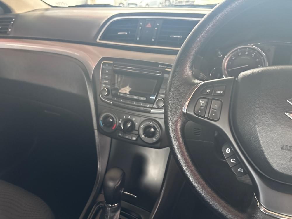 Suzuki N/A 1.5 Gl At