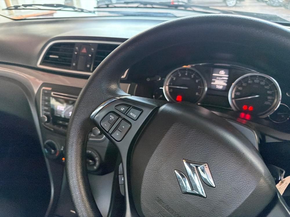 Suzuki N/A 1.5 Gl