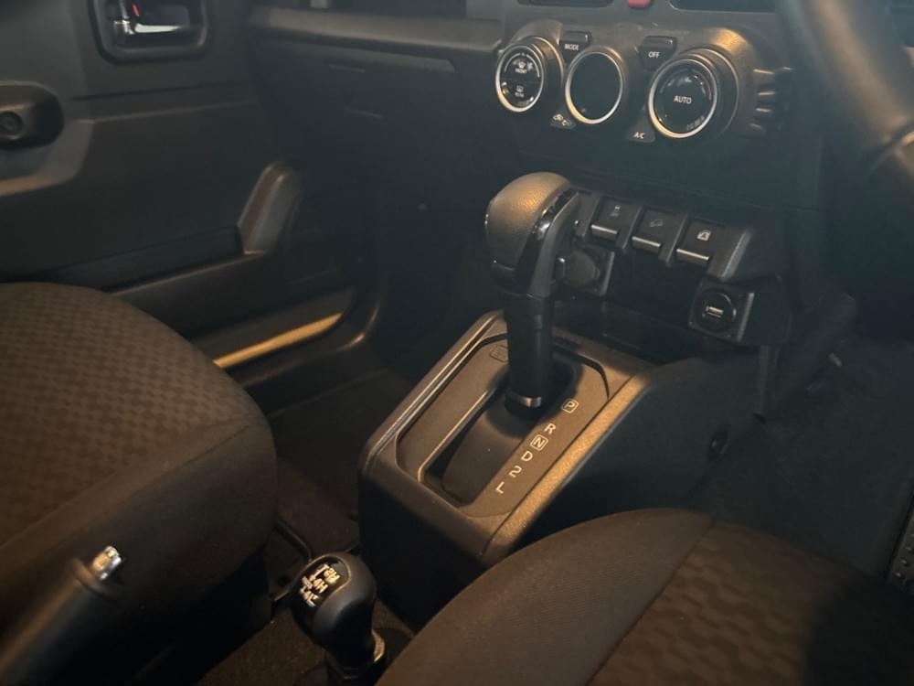 Suzuki Jimny 1.5 Glx At