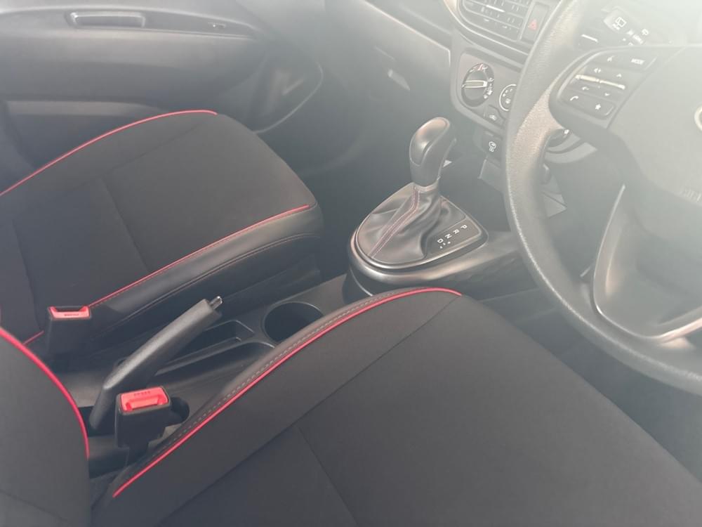 Hyundai N/A 1.2 Premium At