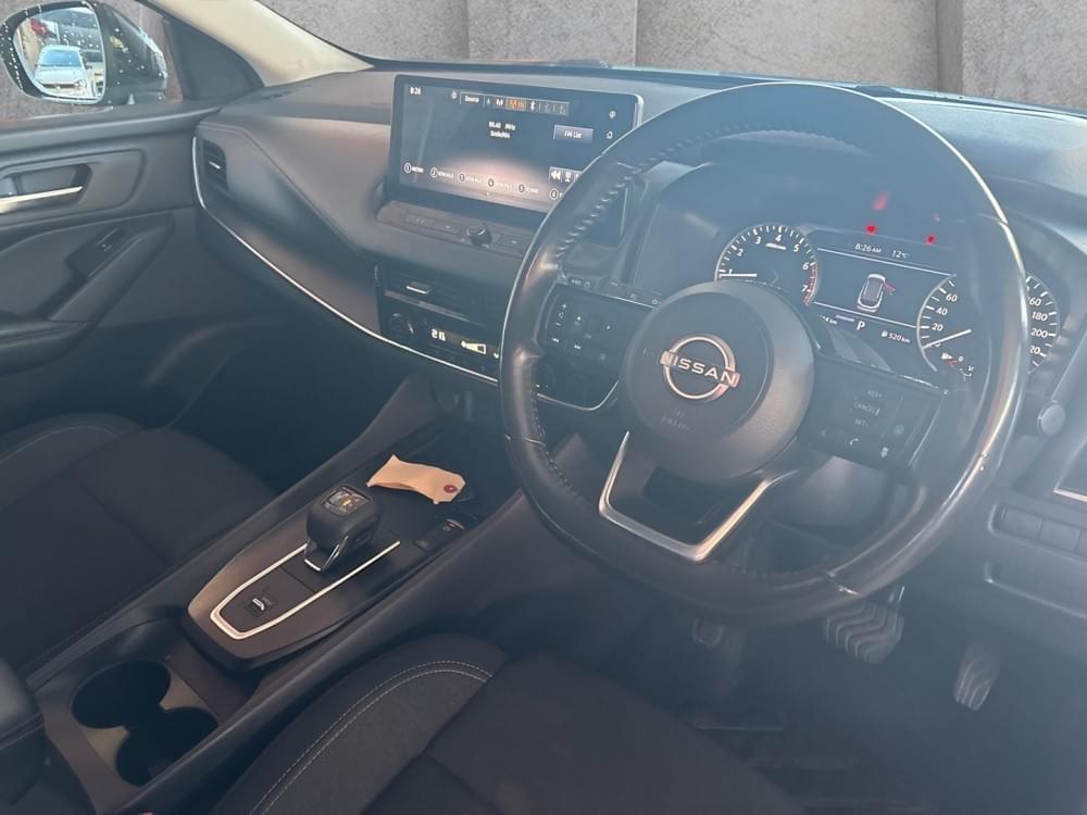 Nissan Qashqai 1.3T Acenta Xtronic 2-Tone