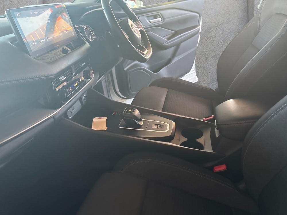 Nissan Qashqai 1.3T Acenta Xtronic 2-Tone