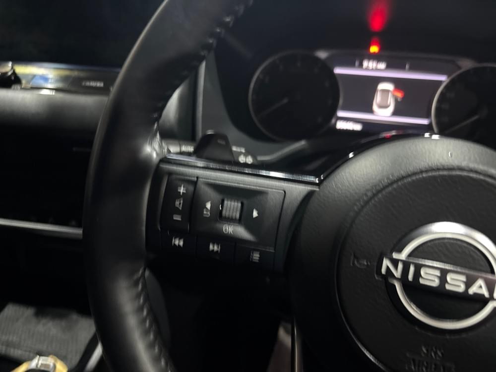 Nissan Qashqai 1.3T Acenta Xtronic 2-Tone