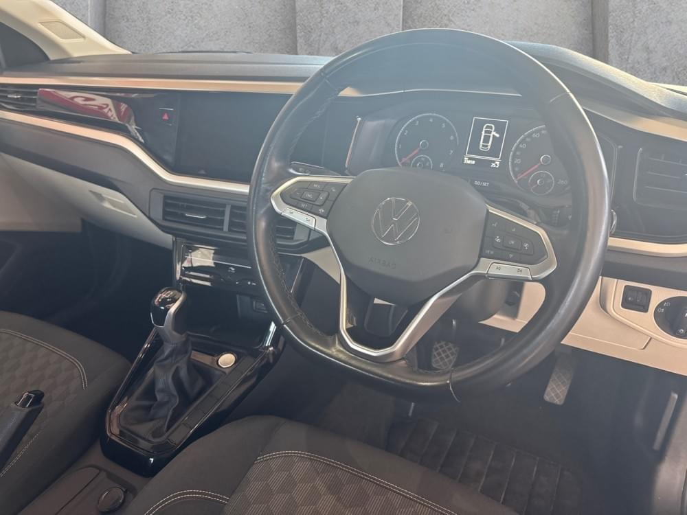 Volkswagen Polo Sedan 1.6 Life