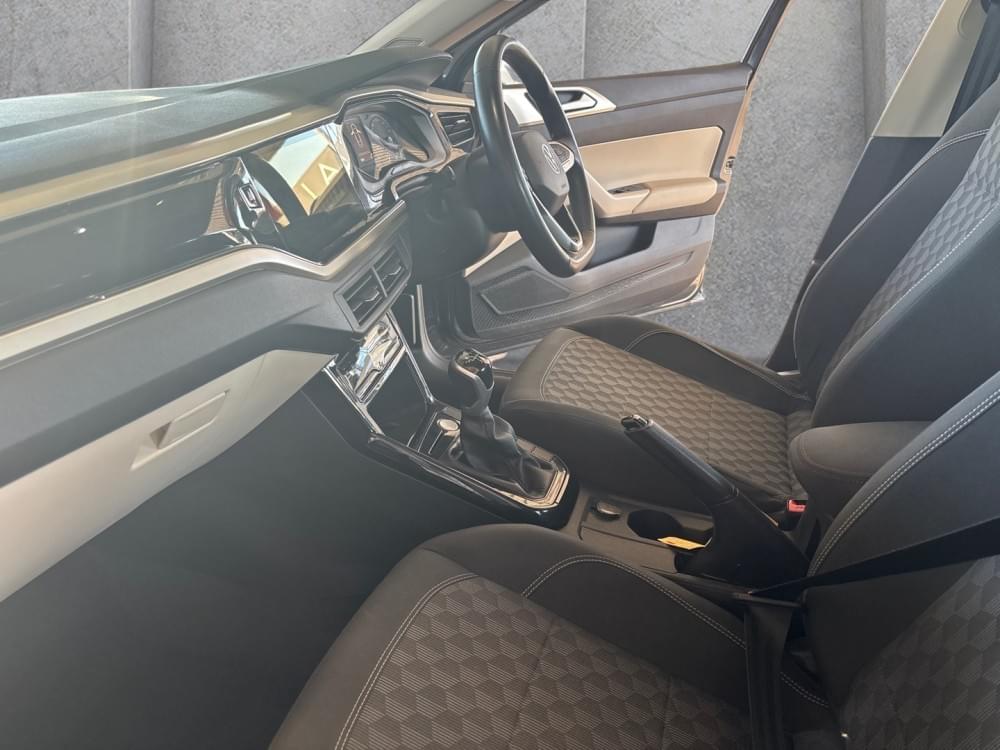 Volkswagen Polo Sedan 1.6 Life