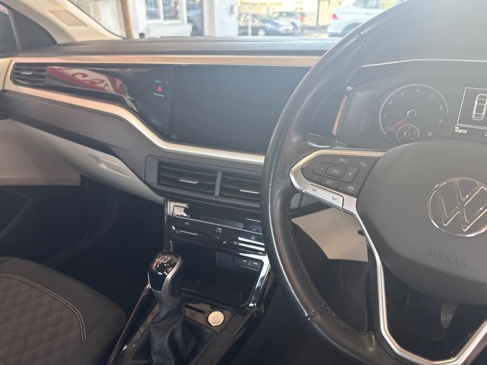 Volkswagen Polo Sedan 1.6 Life