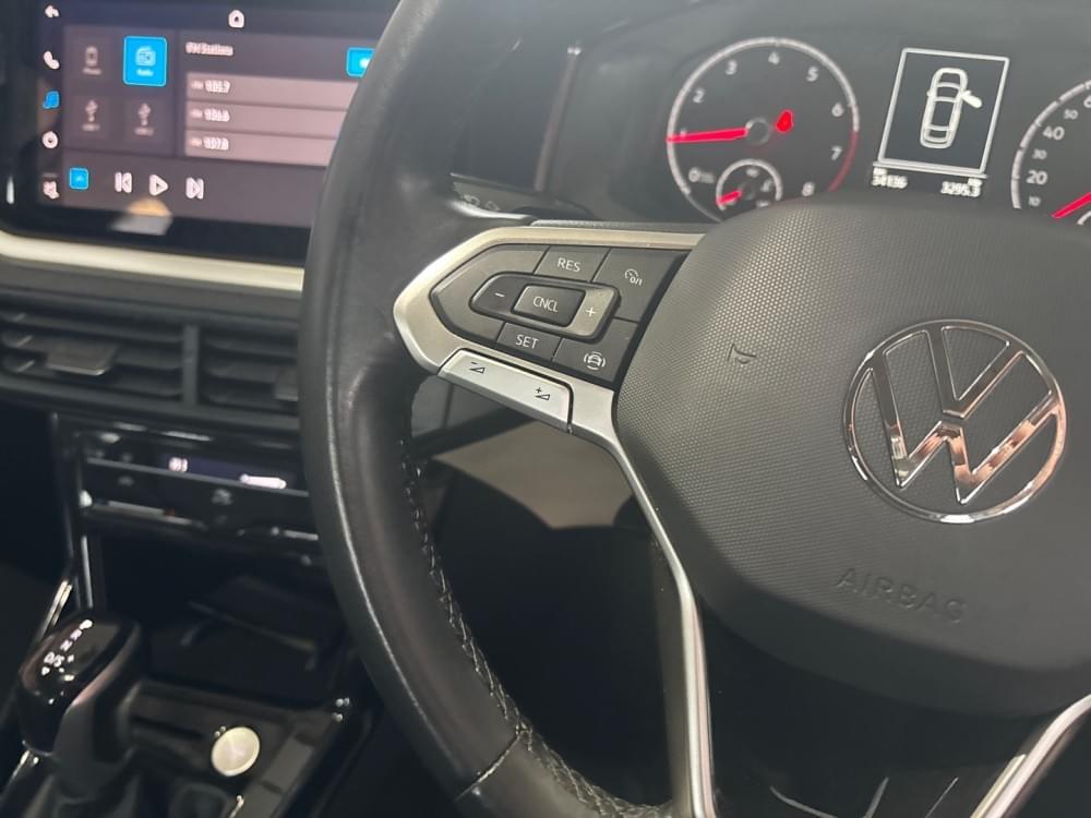 Volkswagen Polo Sedan 1.6 Life Tiptronic