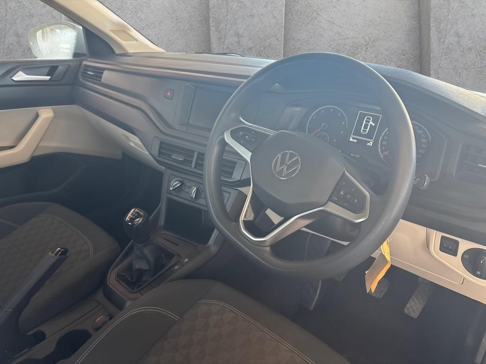 Volkswagen Polo Sedan 1.6 Base