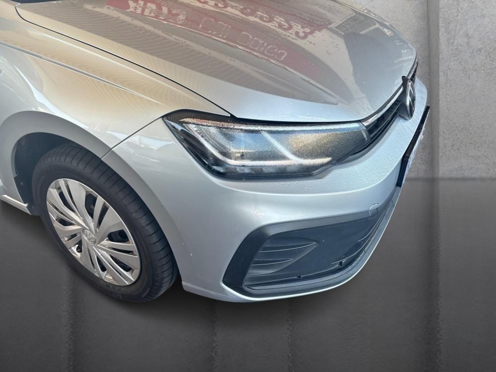 Volkswagen Polo Sedan 1.6 Base