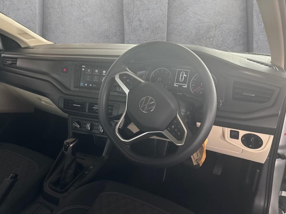 Volkswagen Polo Sedan 1.6 Tiptronic