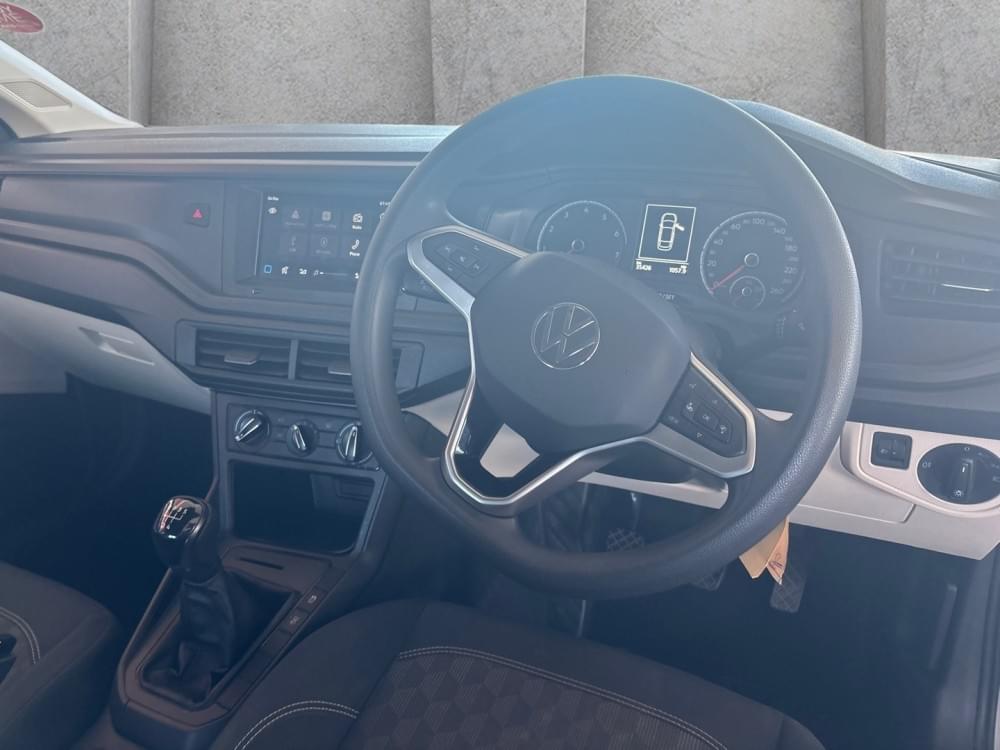 Volkswagen Polo Sedan 1.6 Base
