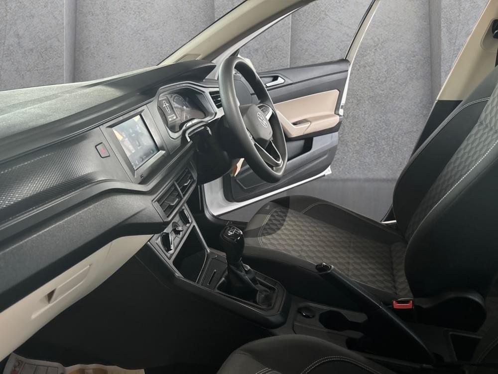 Volkswagen Polo Sedan 1.6 Base