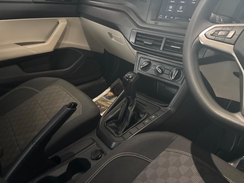 Volkswagen Polo Sedan 1.6 Base