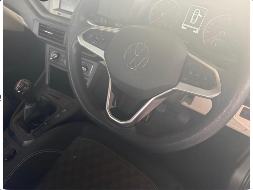 Volkswagen Polo Sedan 1.6 Base