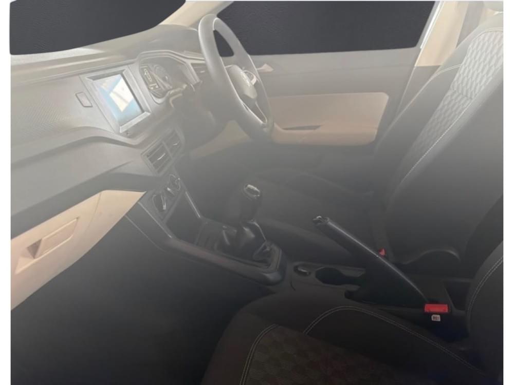 Volkswagen Polo Sedan 1.6 Base