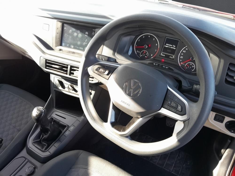 Volkswagen Polo Sedan 1.6 Base