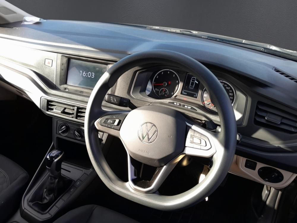 Volkswagen Polo Sedan 1.6 Tiptronic