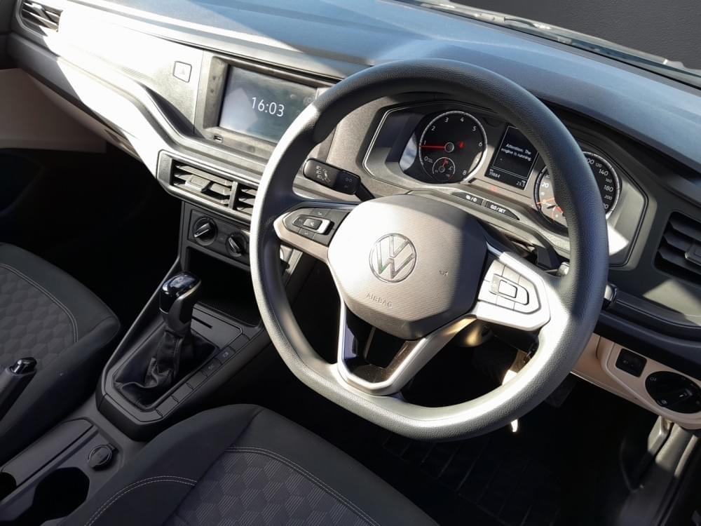 Volkswagen Polo Sedan 1.6 Tiptronic