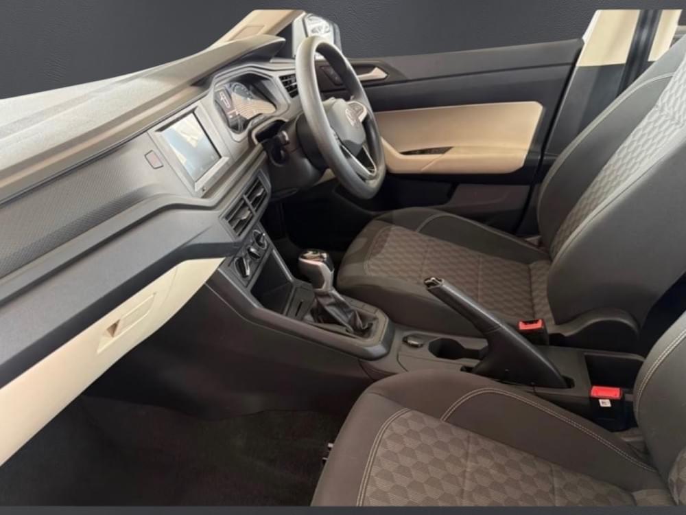 Volkswagen Polo Sedan 1.6 Tiptronic