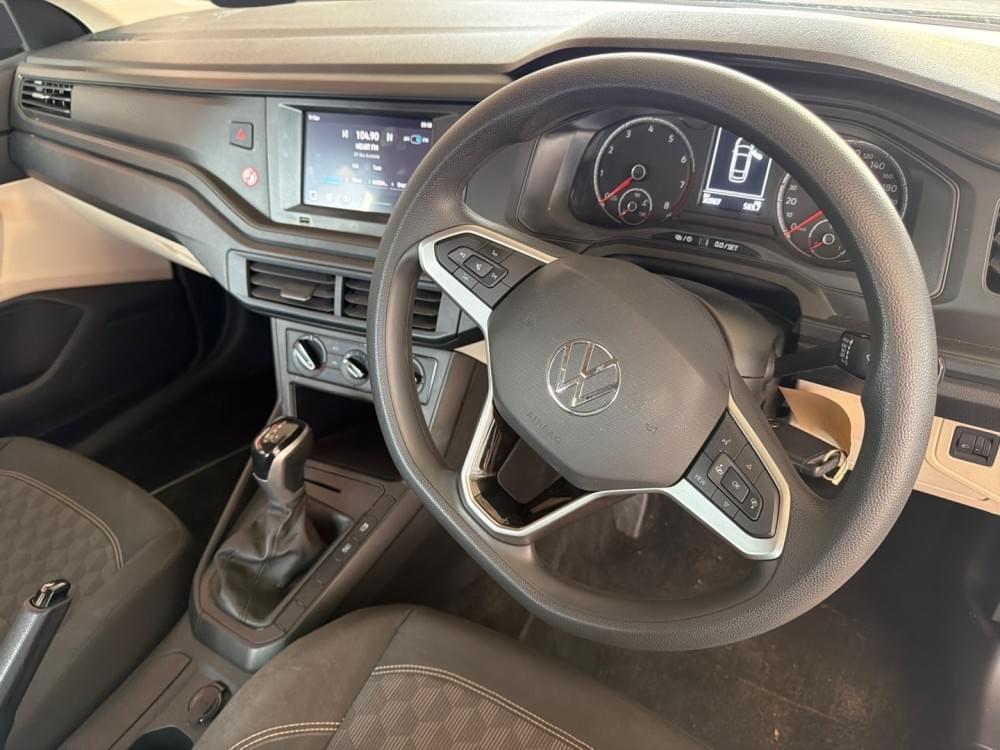 Volkswagen Polo Sedan 1.6 Tiptronic