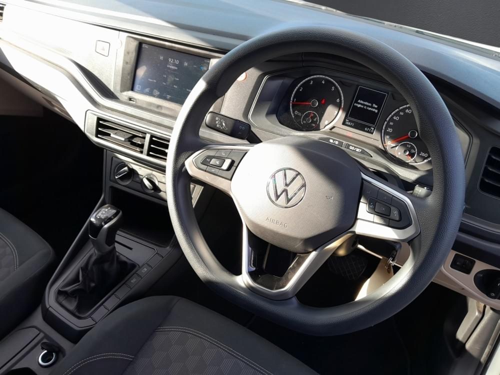 Volkswagen Polo Sedan 1.6 Tiptronic