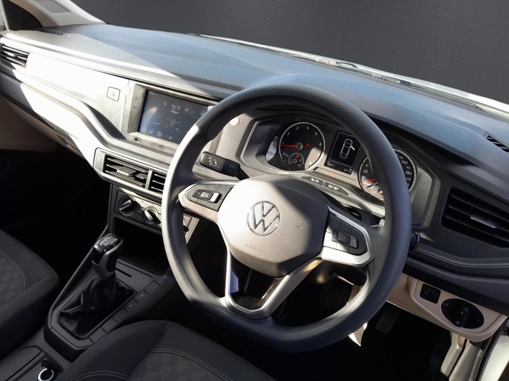 Volkswagen Polo Sedan 1.6 Tiptronic