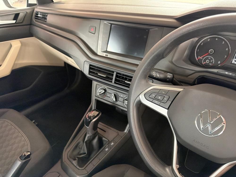 Volkswagen Polo Sedan 1.6 Tiptronic